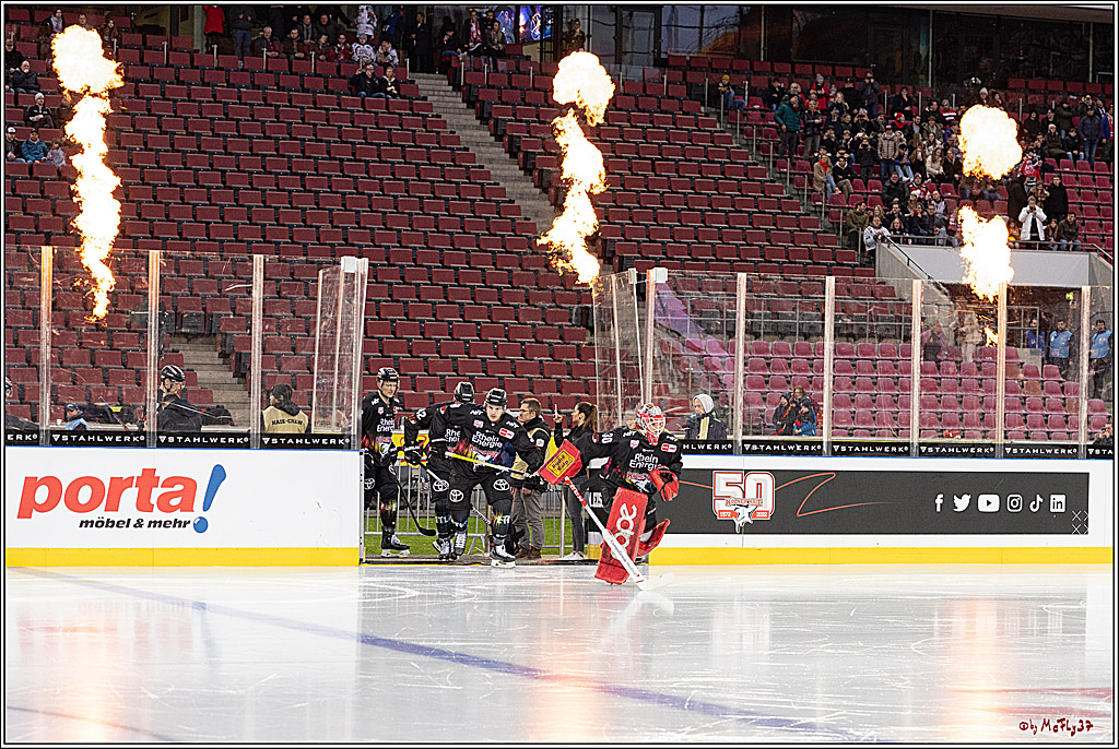 PENNY DEL;  Koelner Haie - Augsburger Panther; Koeln, 08.01.2023
